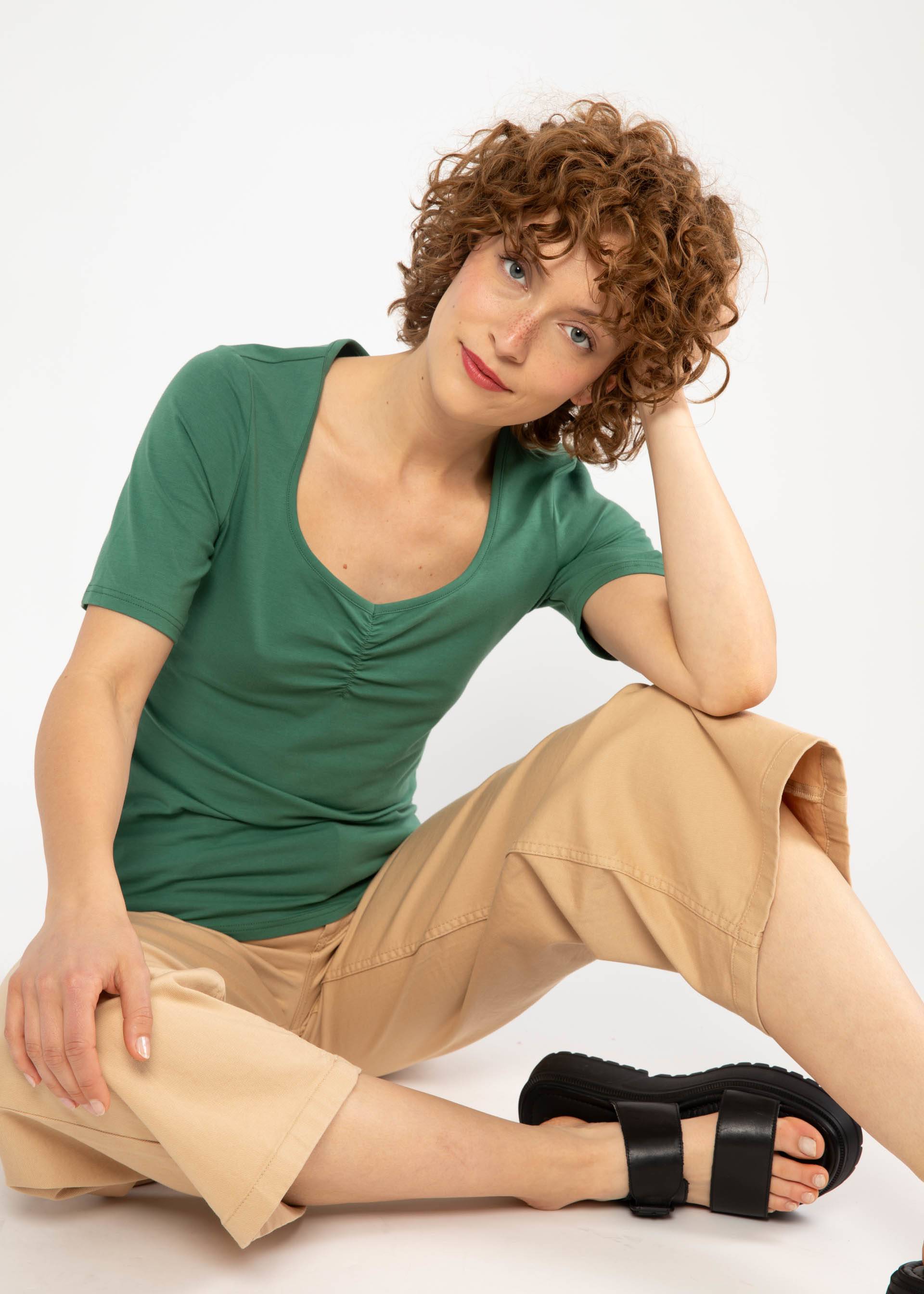 T-Shirt Balconnet Féminin, survival green, Shirts, Grün