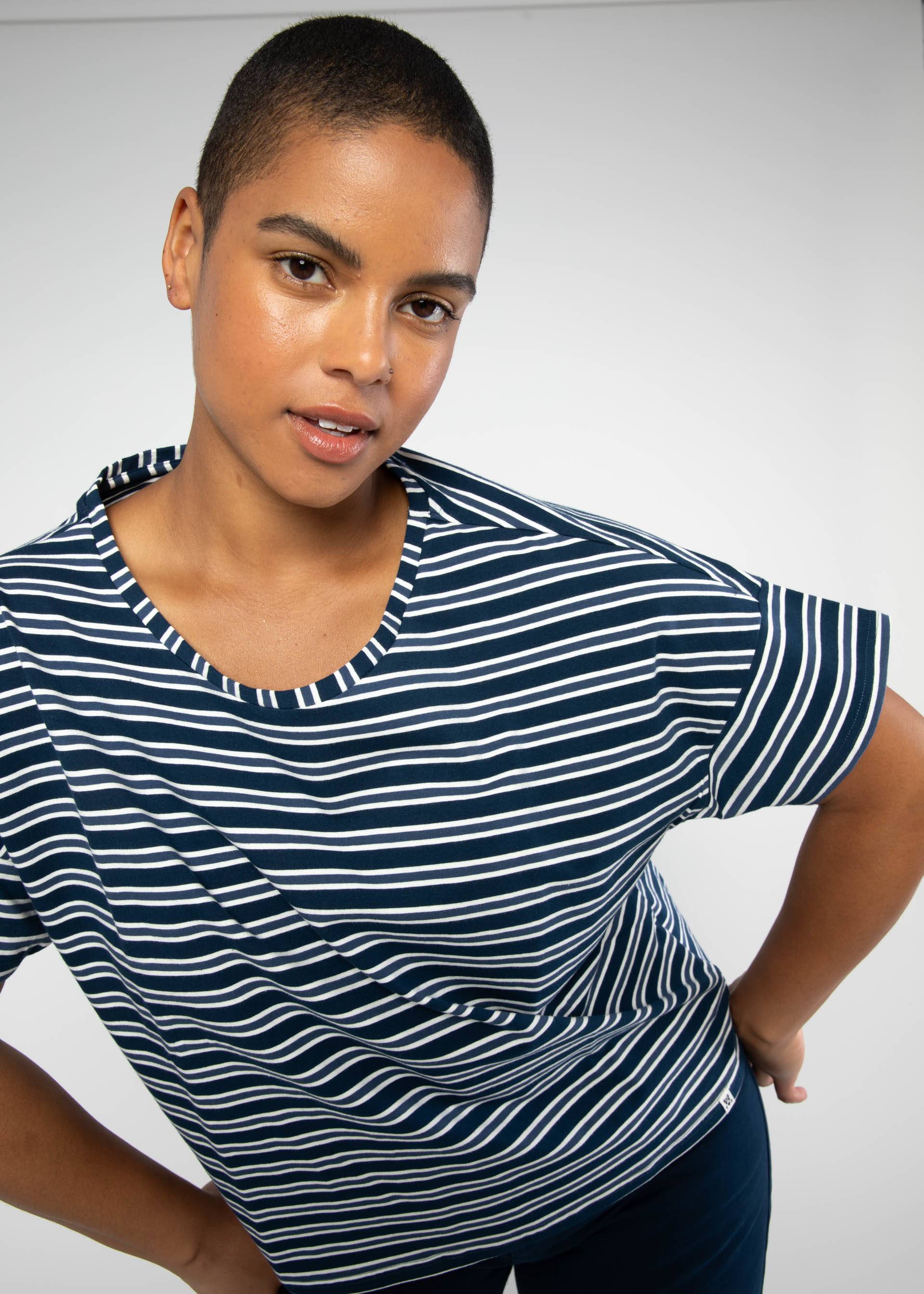 T-Shirt The Generous One, caravan stripes blue, Shirts, Blau